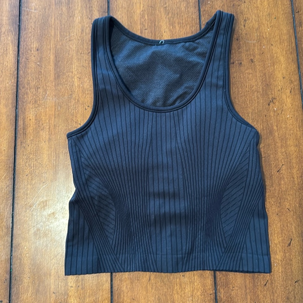 Lululemon - EB Street Tank - Size 4